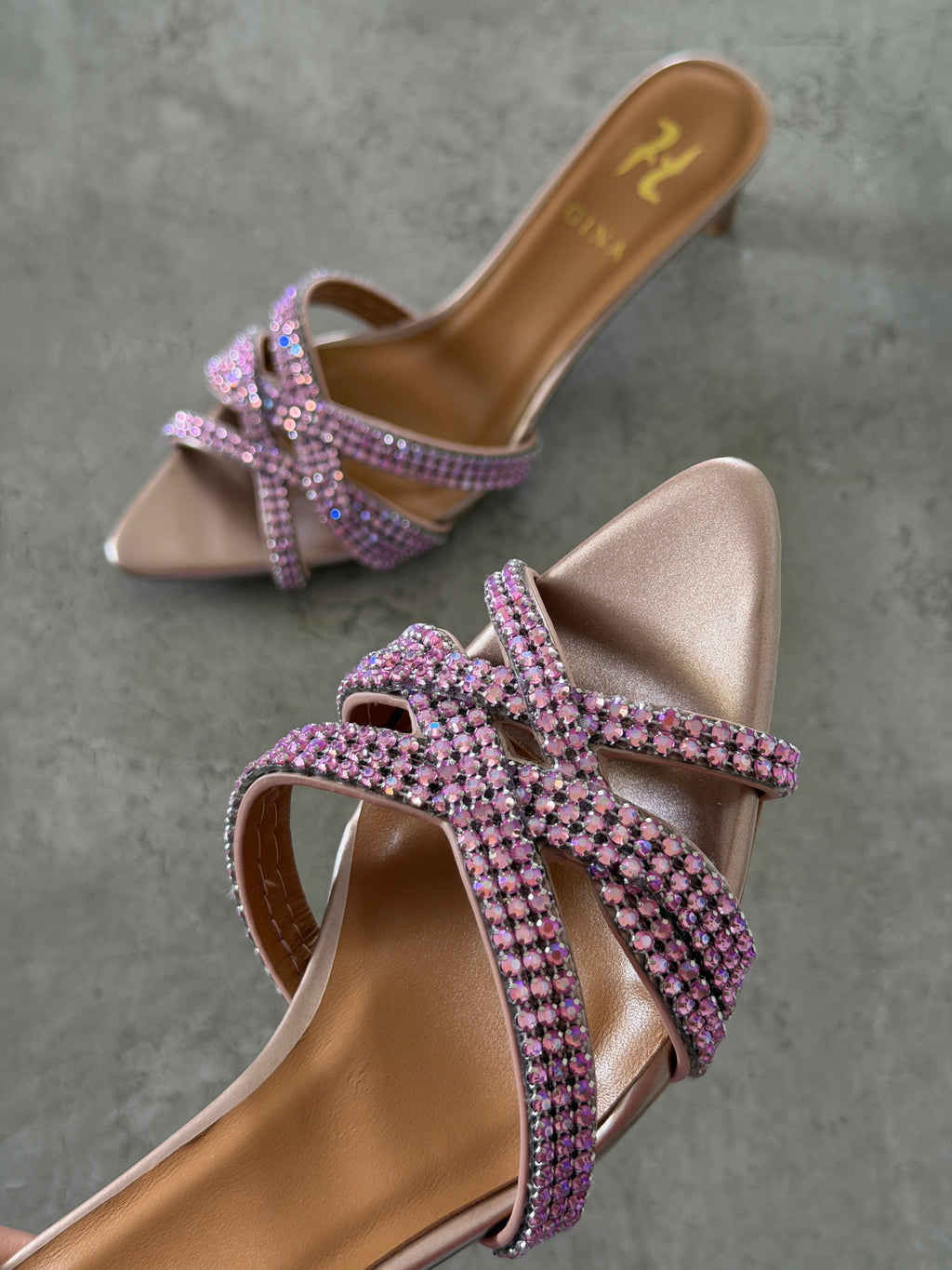 GINA  TAYLOR Quartz Chic
