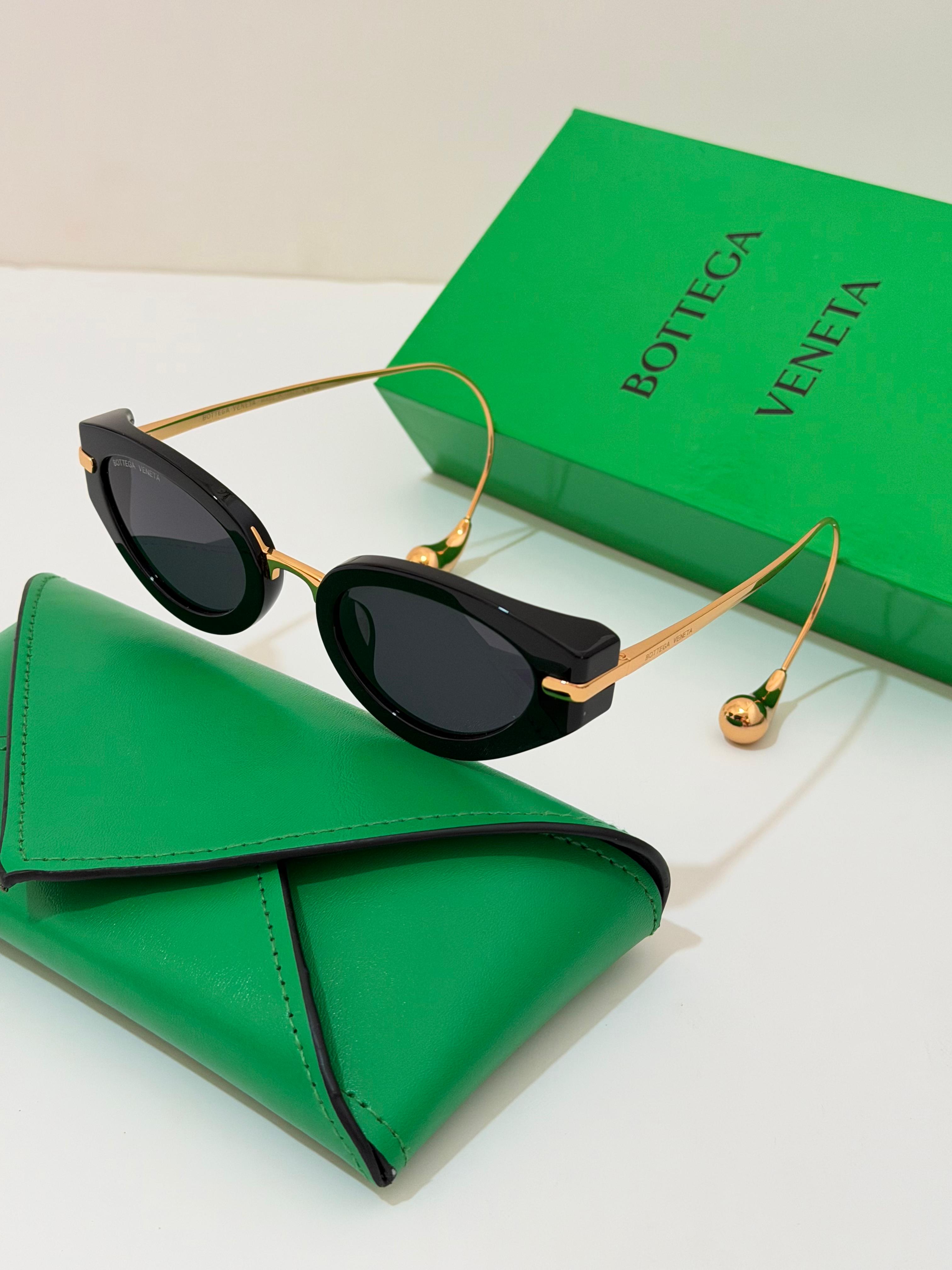 Bottega Veneta Knot cat-eye sunglasses