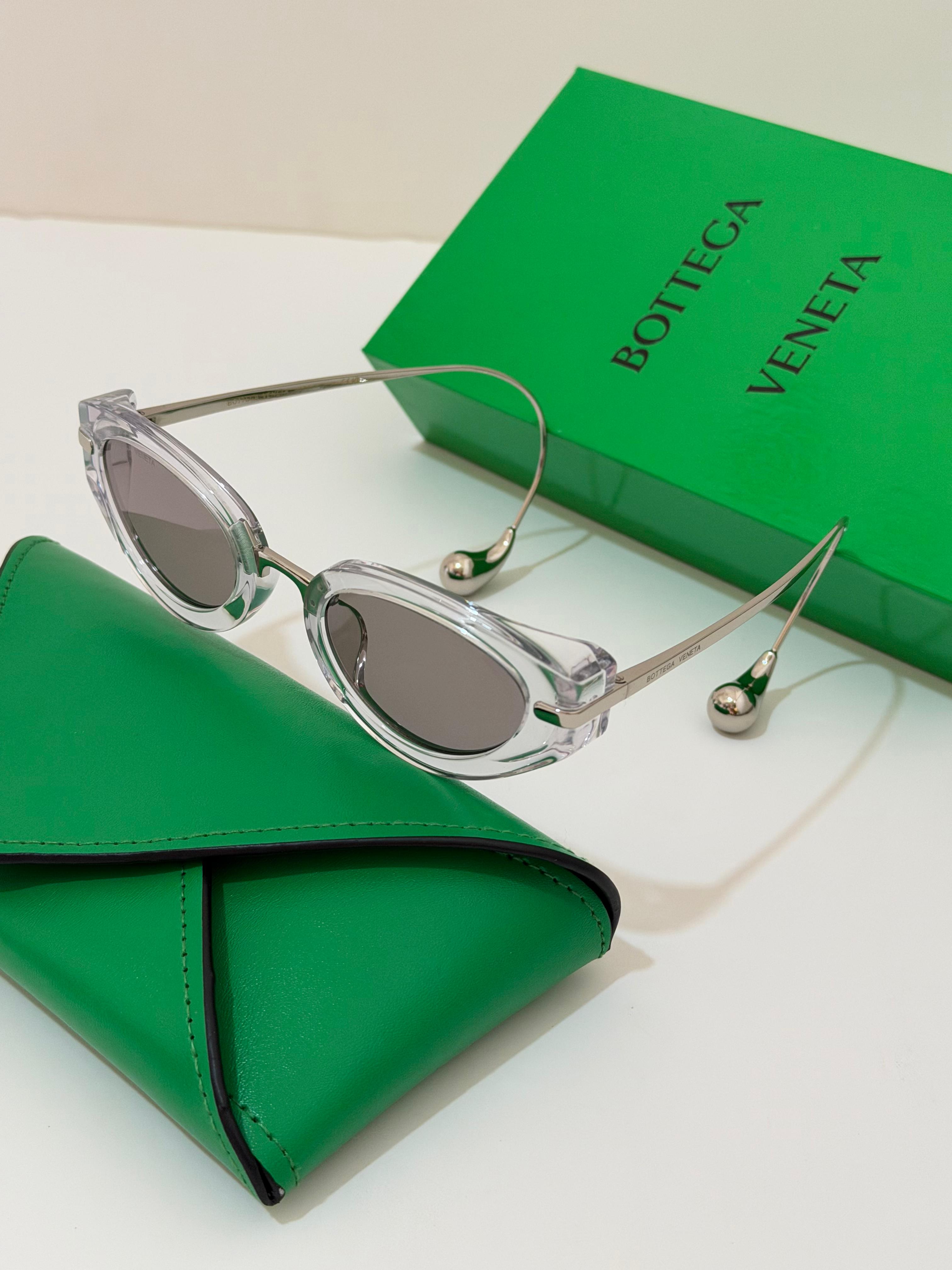 Bottega Veneta Knot cat-eye sunglasses