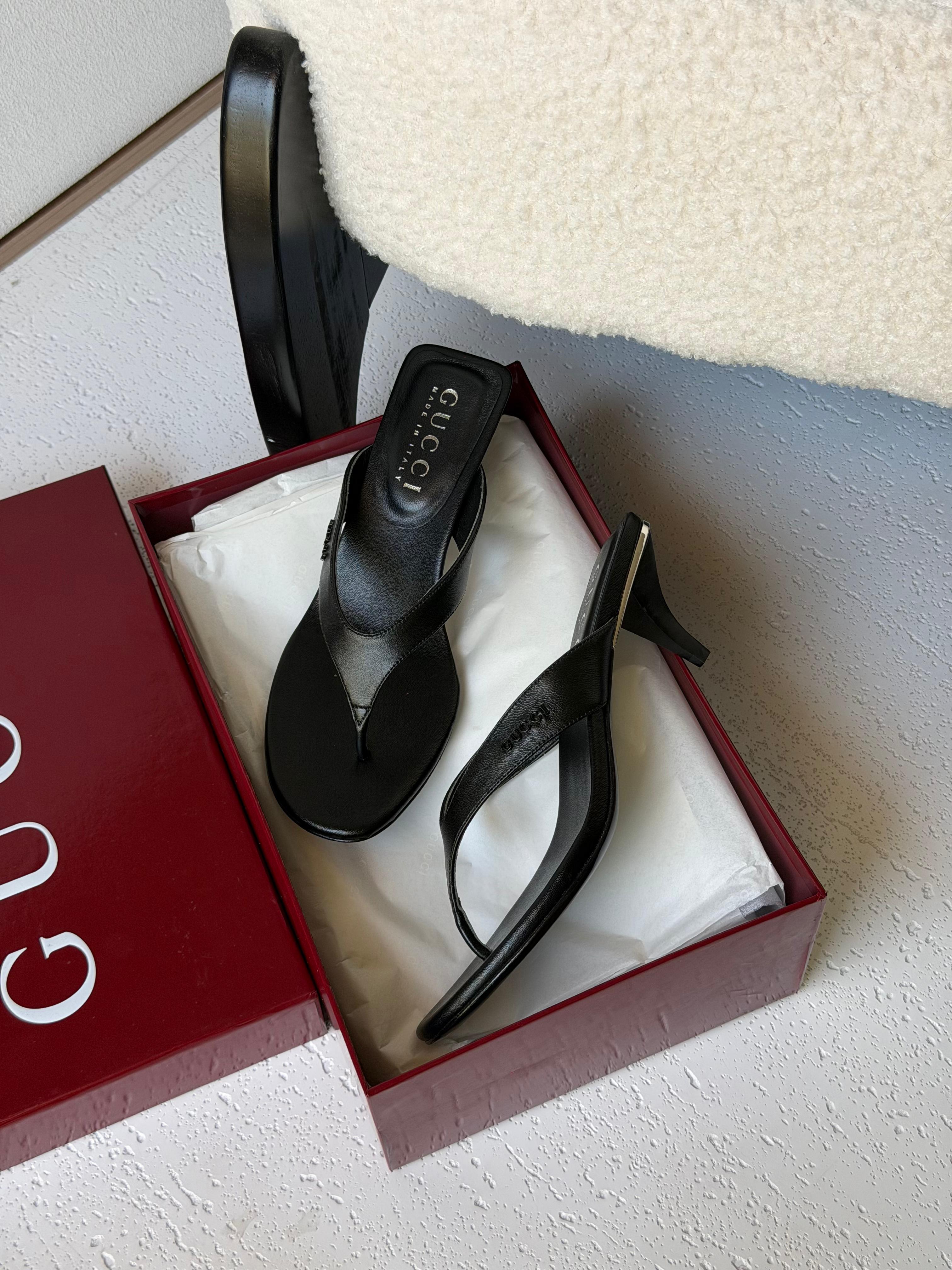 Gucci Vittoria thong sandals