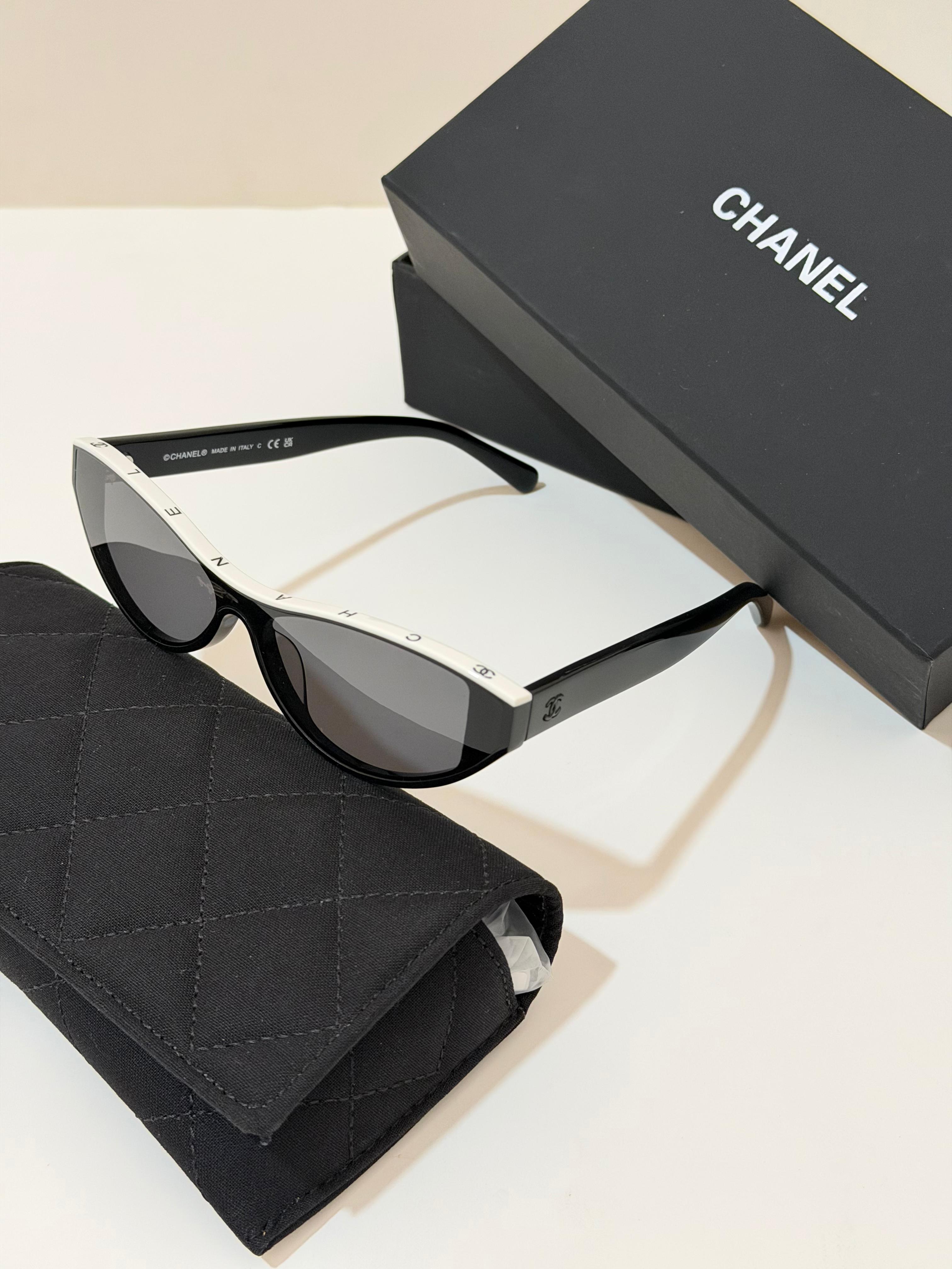 CHANEL Sunglasses